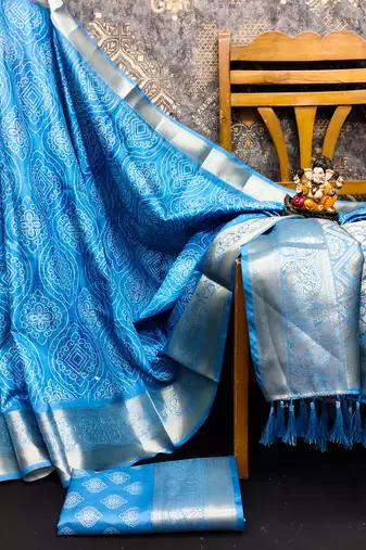 Blue dola silk blend Woven pallu border saree with digital print
