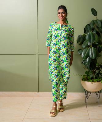 Red  printed kurta set 1