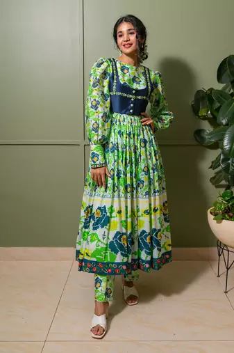 Green chanderi print mosaic rosa crew neck kurta pant set