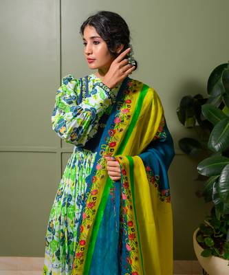 Green chanderi print mosaic rosa crew neck kurta pant set 3