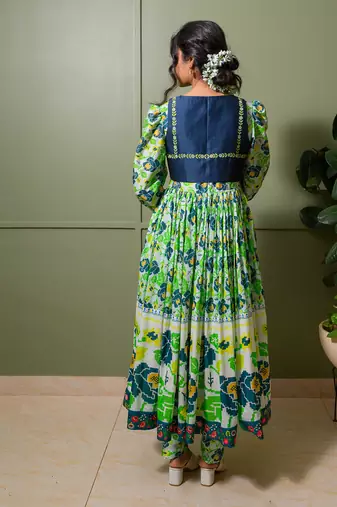 Green chanderi print mosaic rosa crew neck kurta pant set