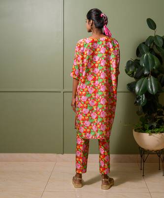 Red chanderi print gullista boat neck kaftan with pant 3