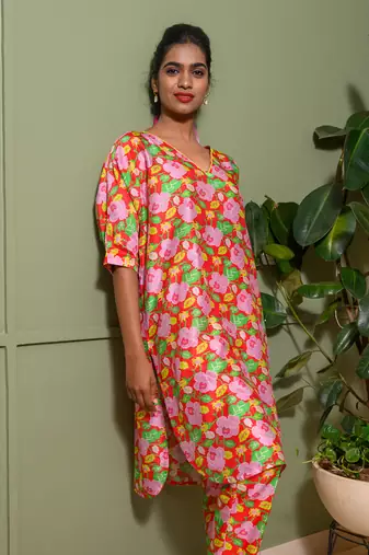 Red chanderi print gullista boat neck kaftan with pant