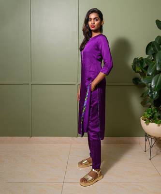 Pink linen satin print padma v neck embroidered back kurta pant set 2