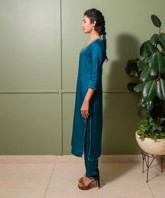 Black linen satin print lily v neck embroidered kurta pant set 4