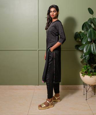 Purple linen satin print flora v neck embroidered back kurta with pant 3