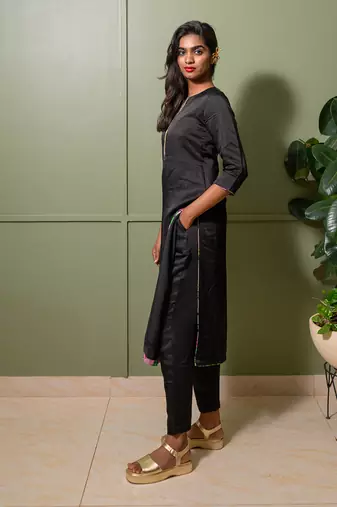 Purple linen satin print flora v neck embroidered back kurta with pant
