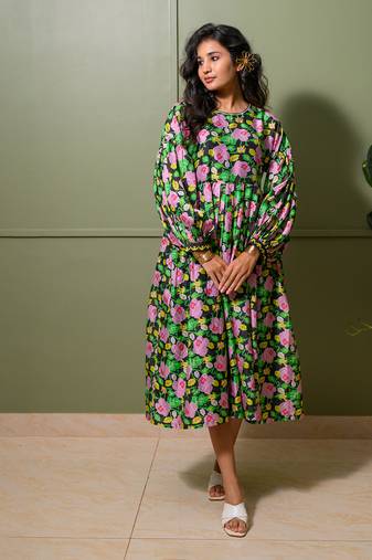 Black chanderi print bloom art crew neck gathered midi dress