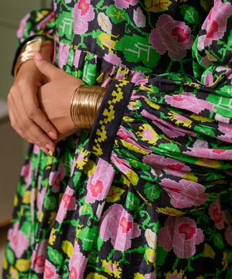 Black chanderi print bloom art crew neck gathered midi dress 3