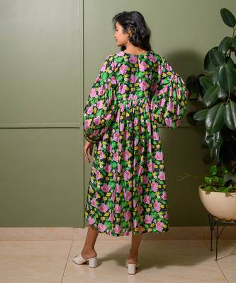 Black chanderi print bloom art crew neck gathered midi dress 4