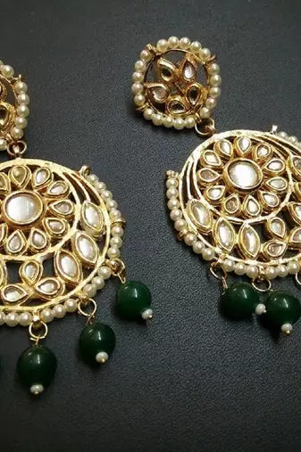 Aisha Green Kundan Chandbali