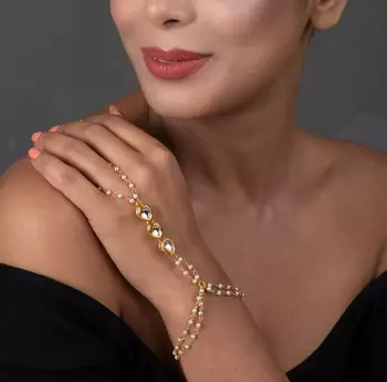 Vamika Kundan haathphool 1