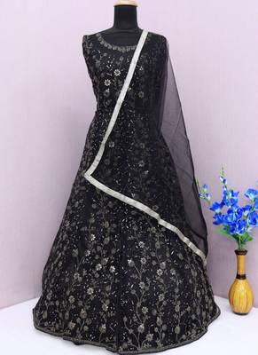 Black net anarkali suit with dupatta 3