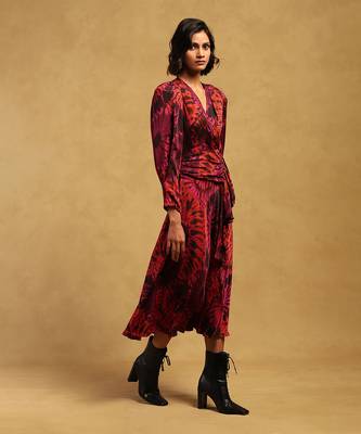Ritu kumar red hriday dress 3