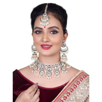 Luxury kundan bridal jewelry set - silver crystal choker with pearl drops, earrings & maang tikka 1