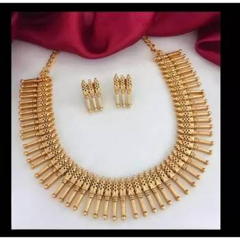 Elegant gold-plated spike Necklace :: set - traditional south indian style jewelry 1