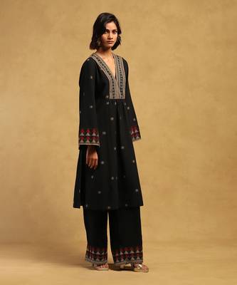Ritu kumar black aurelia kurta with pant 3
