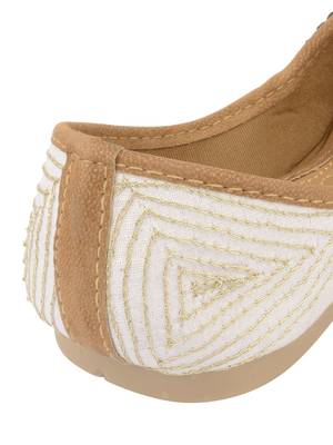 Ethnic women footwear hand embroidery punjai jutti -heavy multicolour 4