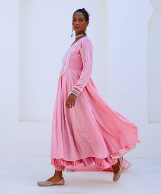 Soft pink embroidered flared anarkali set with organza dupatta 2