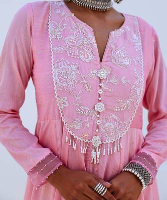 Soft pink embroidered flared anarkali set with organza dupatta 4