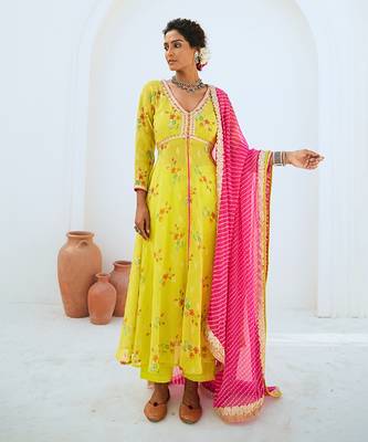 Lemon green tissue chanderi printed kurta set with leheriya dupatta 2