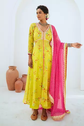Lemon green tissue chanderi printed kurta set with leheriya dupatta