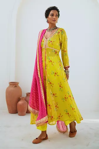 Lemon green tissue chanderi printed kurta set with leheriya dupatta