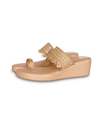 Gold printed  silkkolhapuri sandal 4