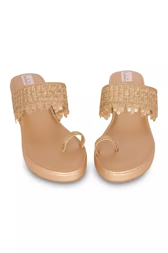 Gold printed  silkkolhapuri sandal
