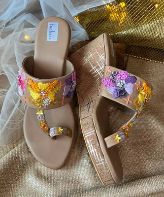 Brown embroidery  pu leather sandal 1