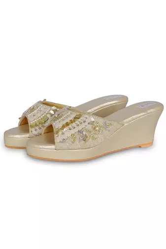 Gold embroidery pu leather sandle