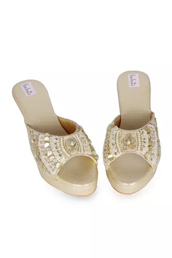 Gold embroidery pu leather sandle