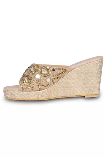 Gold embroidery pu leather sandle