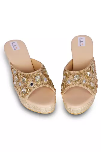 Gold embroidery pu leather sandle