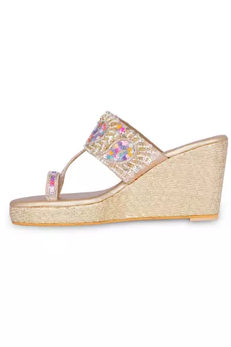 Multicolour embroidery pu leather sandle