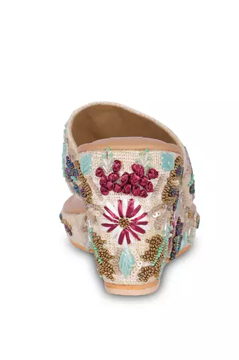 Multicolour embroidery pu leather sandle