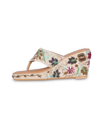 Multicolour embroidery pu leather sandle 3