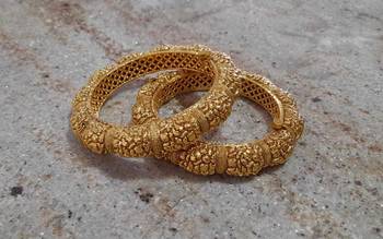 Appealing gold plated antique bangles 2