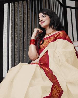 Beige Silk Blend Woven Saree with Golden Zari Checkered Design 3