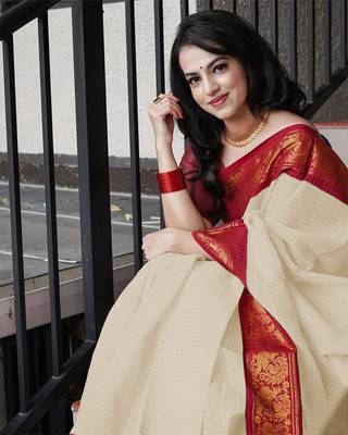 Beige Silk Blend Woven Saree with Golden Zari Checkered Design 5