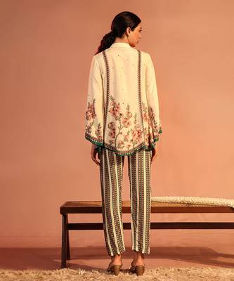 Cream tamaya embroidered kurta set 3