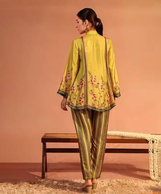 Yellow tamaya embroidered kurta set 3