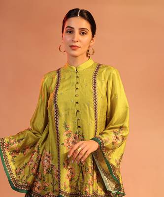 Yellow tamaya embroidered kurta set 4