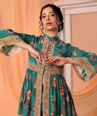 Green aarani embroidered sharara set 3