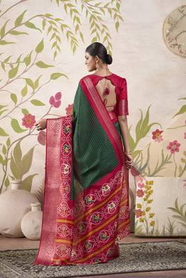 Women's Wedding Patola Print With Weaving Work Saree 2