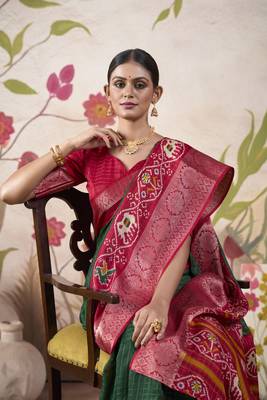 Women's Wedding Patola Print With Weaving Work Saree 3