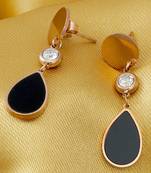 Kundan beautiful earrings are handcrafted in alloy with pearls of good quality