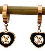 Kundan beautiful earrings are handcrafted in alloy with pearls of good quality