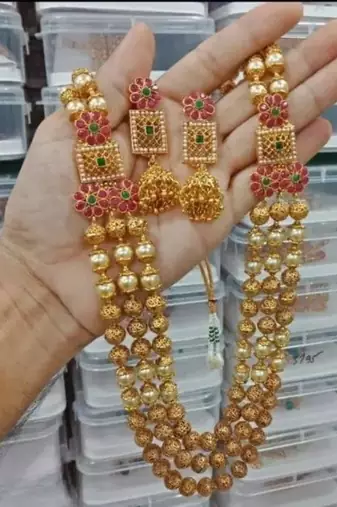 Exquisite gold-plated floral kundan Necklace :: set with pearl accents - traditional indian bridal jewelry