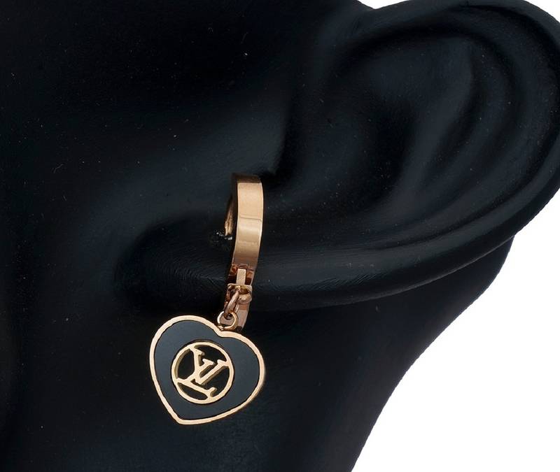 Kundan beautiful earrings are handcrafted in alloy with pearls of good quality